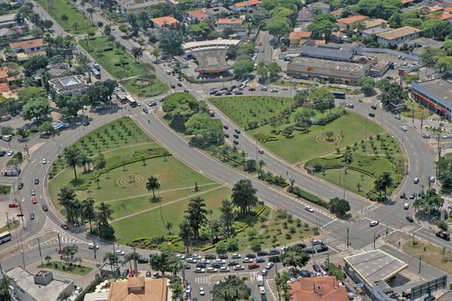 Praça Panamericana em Pinheiros